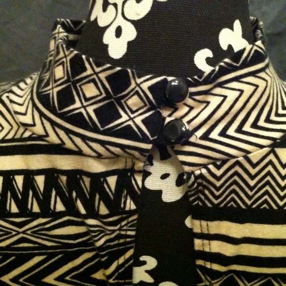 New Sleeveless Zig Zag Dress - Picture 3 of 4